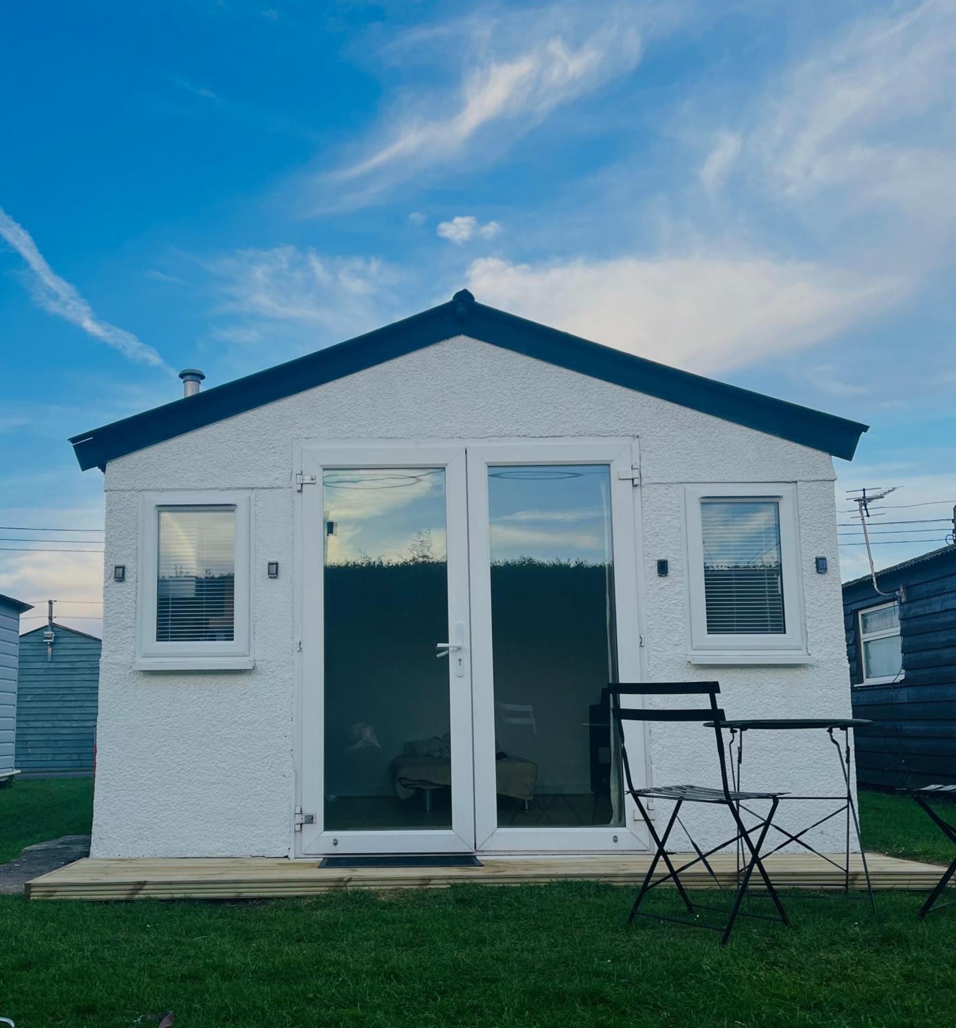 The Cosy Summer House Holiday home Leysdown-on-Sea